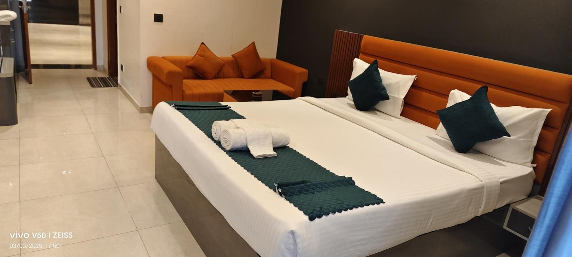 Hotel Maple Tree - Near Ekana Cricket Stadium - Lucknow Eksteriør billede
