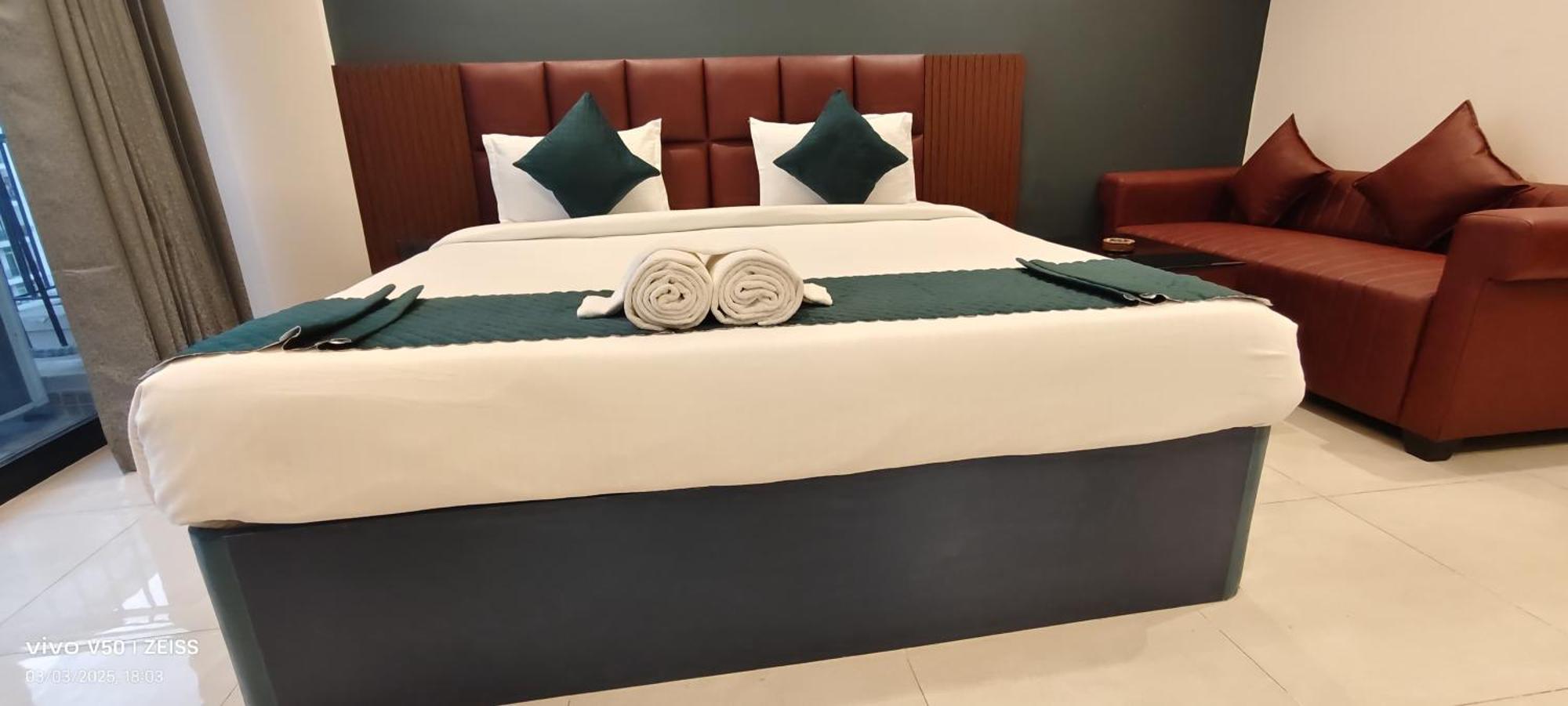 Hotel Maple Tree - Near Ekana Cricket Stadium - Lucknow Eksteriør billede